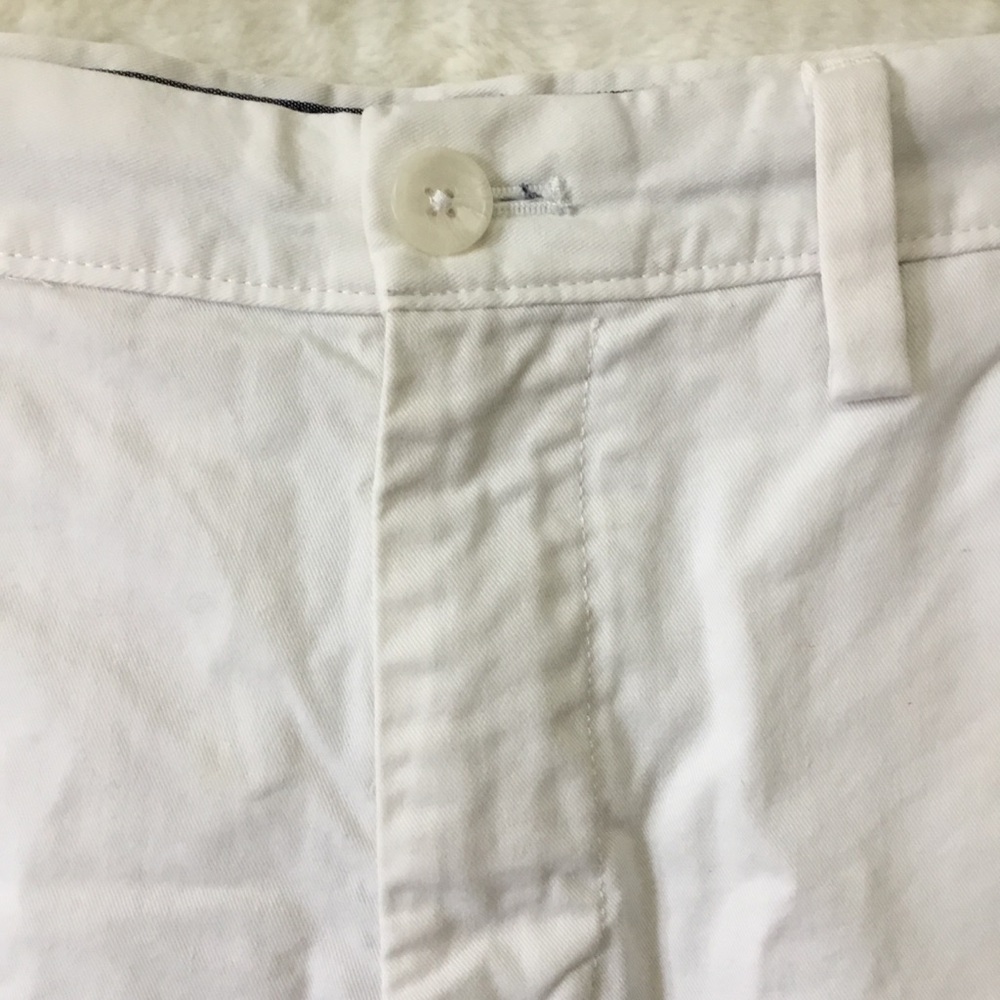 Banana Republic White Men Aiden Chino Shorts - Picture 2 of 15